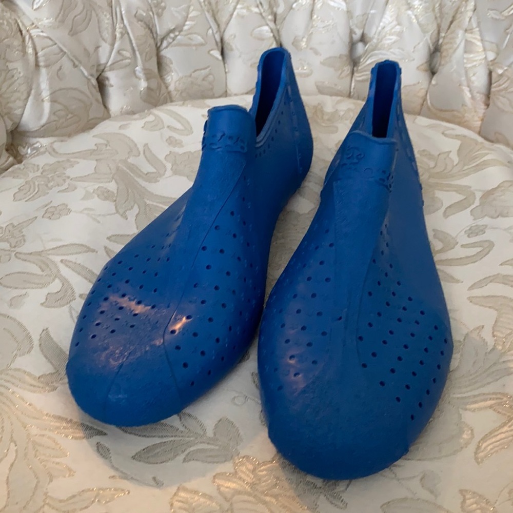Rubber ankle flat shoes